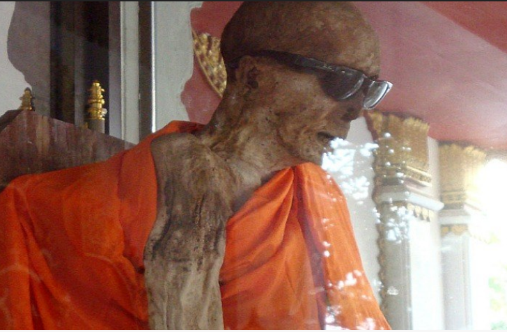 automomificacion monjes budistas